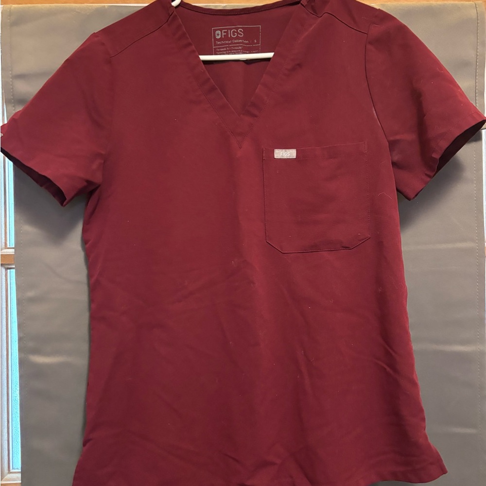 Figs Burgundy Women’s Catarina Scrub Top